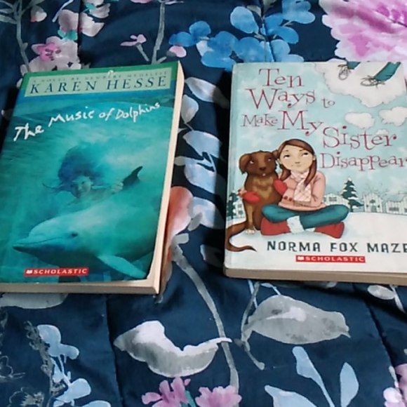 Kid books - Picture 1 of 2